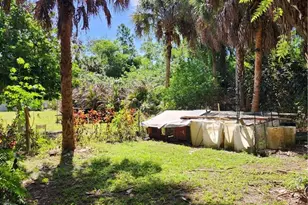 381 8th St NE, Naples, FL 34120 - Photo 9