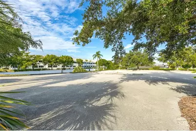 1532 Shelby Pkwy, Cape Coral, FL 33904 - Photo 35