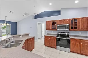 525 NE 6th Ave, Cape Coral, FL 33909 - Photo 13
