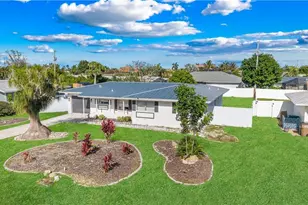 2627 SE 18th Pl, Cape Coral, FL 33904 - Photo 3