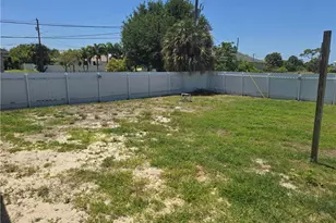 2122 NE 13th Pl, Cape Coral, FL 33909 - Photo 25