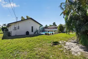 3418 SW 5th Pl, Cape Coral, FL 33914 - Photo 25