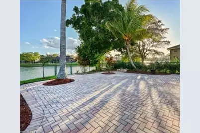 1028 Port Orange Ct, Naples, FL 34120 - Photo 3
