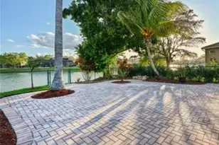 1028 Port Orange Ct, Naples, FL 34120 - Photo 3