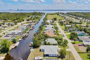 2305 SE 16th St, Cape Coral, FL 33990 - Photo 31