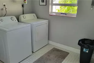 1403 Davis Dr, Fort Myers, FL 33919 - Photo 25