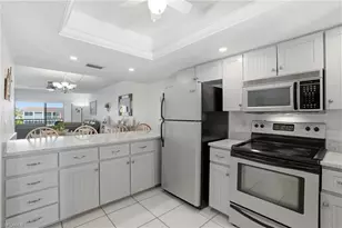 1205 SE 46th Ln, Cape Coral, FL 33904 - Photo 9