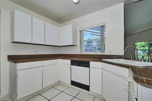 2813 SW 43rd St, Cape Coral, FL 33914 - Photo 9