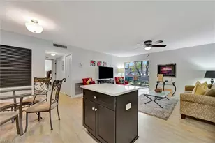 8110 S Woods Cir, Fort Myers, FL 33919 - Photo 11