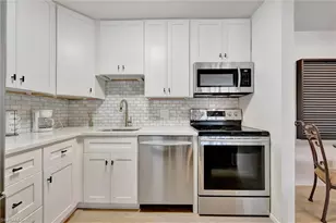 8110 S Woods Cir, Fort Myers, FL 33919 - Photo 13