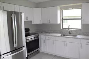 511 SE 5th Pl, Cape Coral, FL 33990 - Photo 3