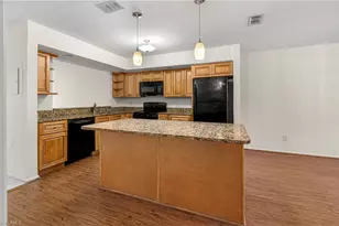 8302 Charter Club Cir, Fort Myers, FL 33919 - Photo 15