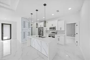 1420 NE 12th Pl, Cape Coral, FL 33909 - Photo 9