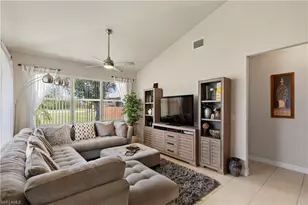 126 SW 39th Pl, Cape Coral, FL 33991 - Photo 5