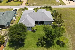 126 SW 39th Pl, Cape Coral, FL 33991 - Photo 3