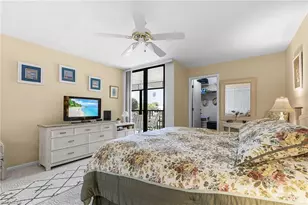 4821 S Landings Dr, Fort Myers, FL 33919 - Photo 7