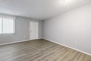 4906 Victoria Dr, Cape Coral, FL 33904 - Photo 5