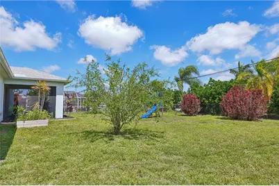 241 SW 34th Ter, Cape Coral, FL 33914 - Photo 31