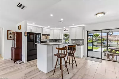 2609 SW 37th St, Cape Coral, FL 33914 - Photo 9