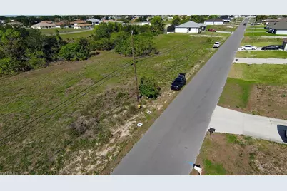 1105 NE 15th Ter, Cape Coral, FL 33909 - Photo 5