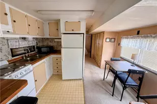 15 Fountain View Blvd, North Fort Myers, FL 33903 - Photo 3