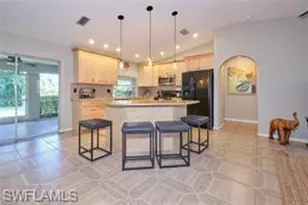 140 SE 8th St, Cape Coral, FL 33990 - Photo 3