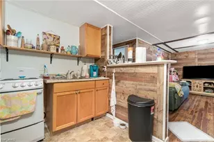 102 3rd St, Fort Myers, FL 33907 - Photo 15