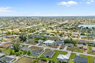 2721 SW 11th Ct, Cape Coral, FL 33914 - Photo 5