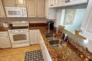 3813 SE 11th Pl, Cape Coral, FL 33904 - Photo 3