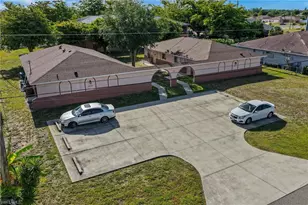 4307 SW Santa Barbara Pl, Cape Coral, FL 33914 - Photo 3