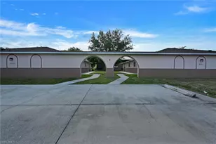 4307 SW Santa Barbara Pl, Cape Coral, FL 33914 - Photo 7