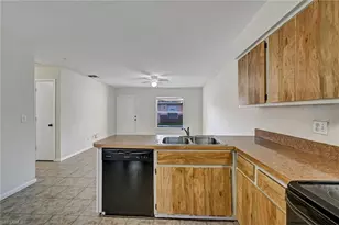 4307 SW Santa Barbara Pl, Cape Coral, FL 33914 - Photo 21