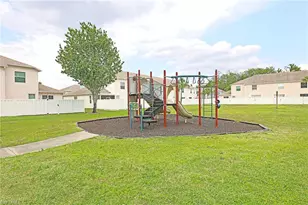 3629 Pine Oak Cir, Fort Myers, FL 33916 - Photo 27
