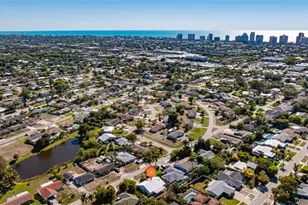1337 N Alhambra Cir, Naples, FL 34103 - Photo 31