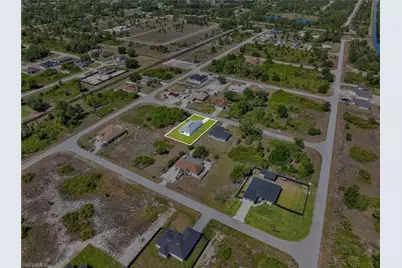 917 Margaret Ave S, Lehigh Acres, FL 33974 - Photo 17