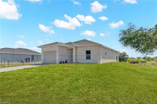 917 Margaret Ave S, Lehigh Acres, FL 33974 - Photo 1