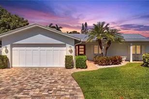 1590 Sandpiper St, Naples, FL 34102 - Photo 1