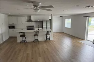 1463 Tanglewood Pkwy, Fort Myers, FL 33919 - Photo 3