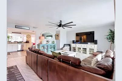 2212 Crystal Dr, Fort Myers, FL 33907 - Photo 3
