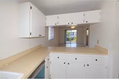 8101 Country Rd #203, Fort Myers, FL 33919 - Photo 9