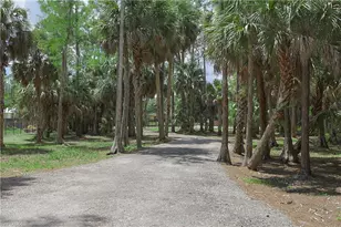 421 35th Ave NE, Naples, FL 34120 - Photo 3