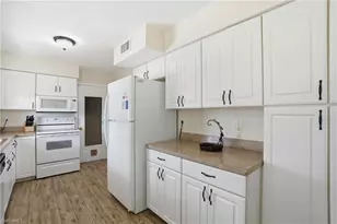 5117 Rutland Ct, Cape Coral, FL 33904 - Photo 9