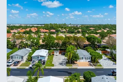 1022 Crystal Lake Dr, Naples, FL 34120 - Photo 7