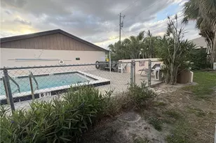 619 SE 47th St, Cape Coral, FL 33904 - Photo 5