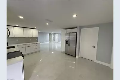 2201 Parkview Dr, Fort Myers, FL 33905 - Photo 9