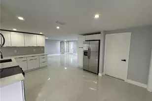 2201 Parkview Dr, Fort Myers, FL 33905 - Photo 9
