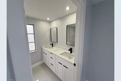 2201 Parkview Dr, Fort Myers, FL 33905 - Photo 27