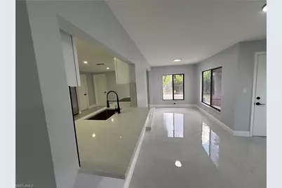 2201 Parkview Dr, Fort Myers, FL 33905 - Photo 13