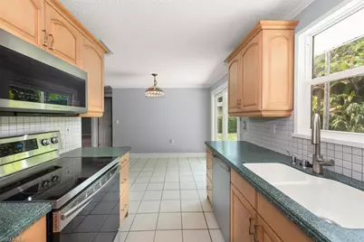 4639 Robin Ave, Naples, FL 34104 - Photo 13