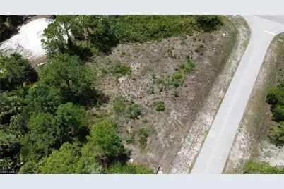 1824 Marlboro Ln, Lehigh Acres, FL 33972 - Photo 3